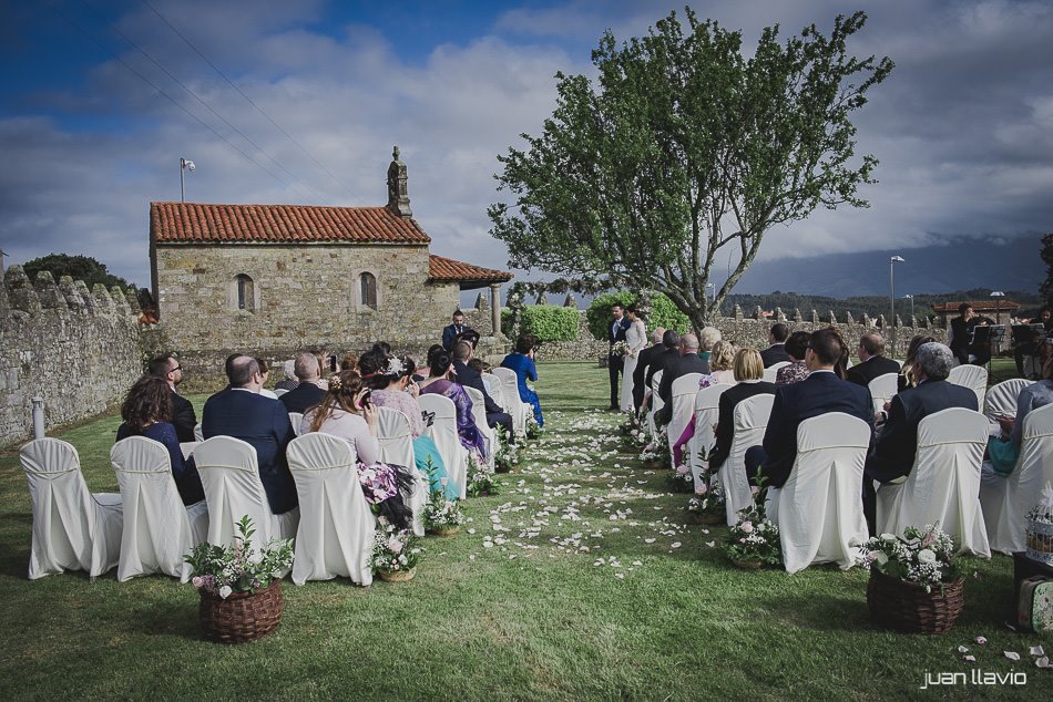Fotografo de bodas en Asturias para bodas al aire libre