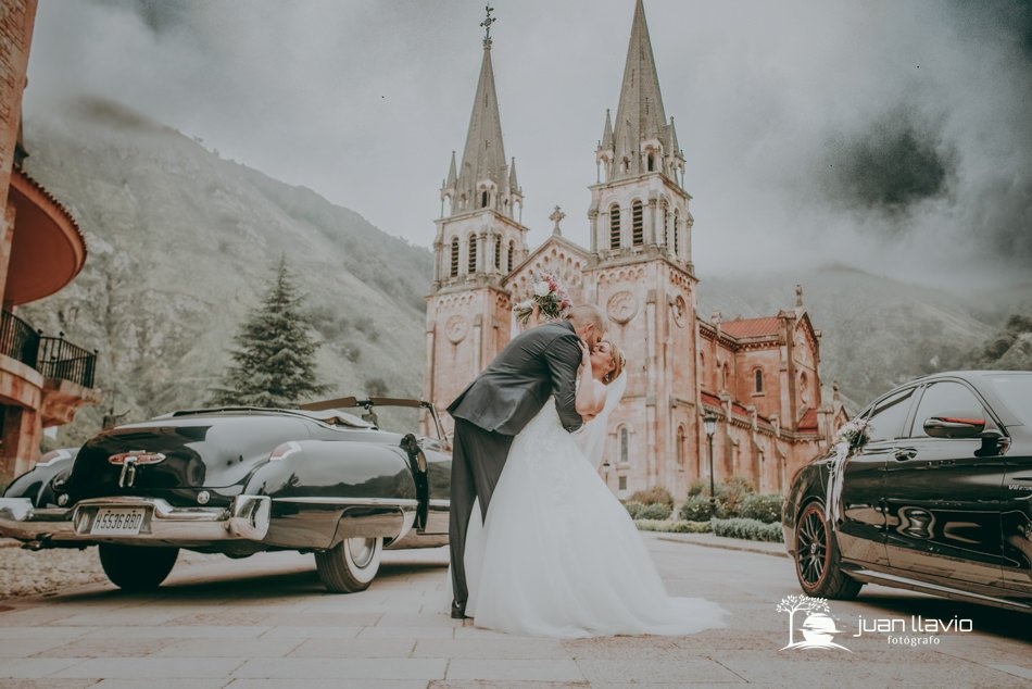 Casarse en Covadonga por Juan Llavio fotógrafo nupcial en Asturias