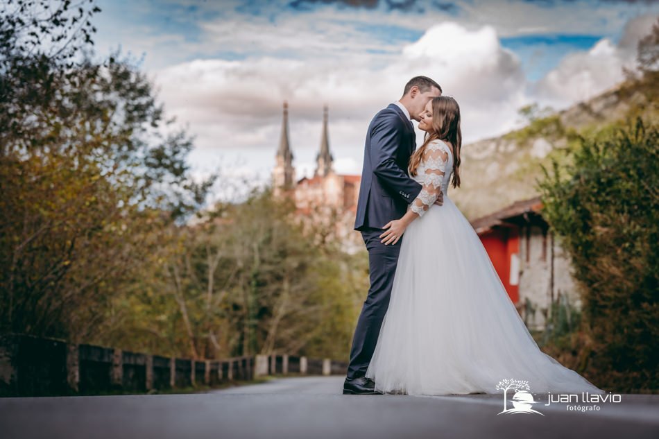Casarse en Covadonga por Juan Llavio fotógrafo para bodas asturiano